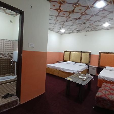 New Pak Royal Hotel Lahore Extérieur photo