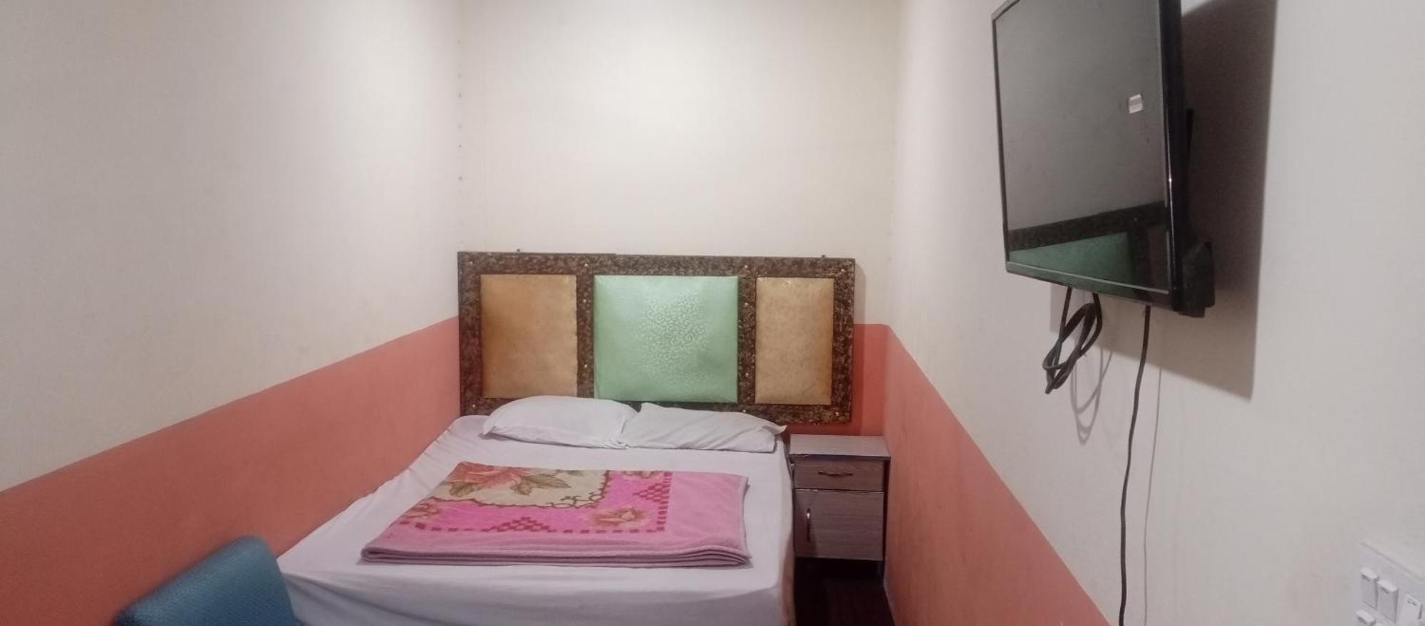 New Pak Royal Hotel Lahore Extérieur photo